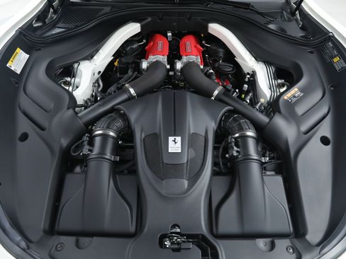 Certified 2025 Ferrari Roma Spider RWD image 34