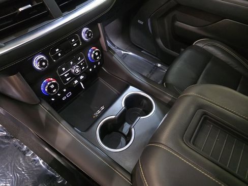 Used 2021 GMC Yukon SLT w/ SLT Premium Package image 26