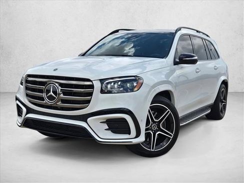 Used 2025 Mercedes-Benz GLS 450 4MATIC image 1