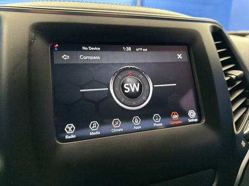 Used 2019 Jeep Cherokee Latitude w/ Popular Appearance Group image 19