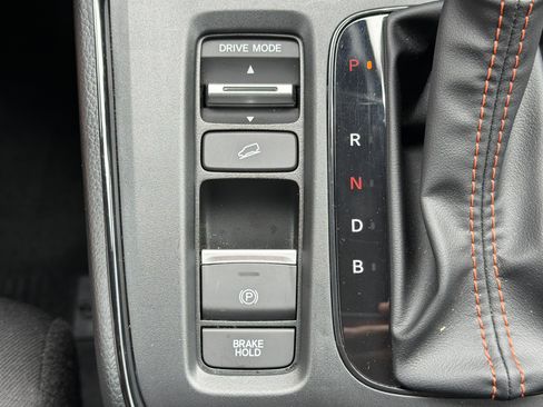 Used 2025 Honda CR-V Sport image 9