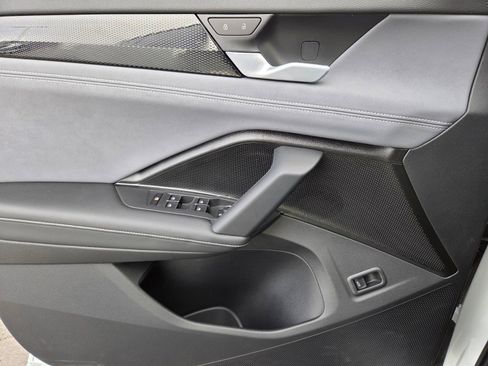 New 2026 Volkswagen Tiguan SE R-Line FWD image 10
