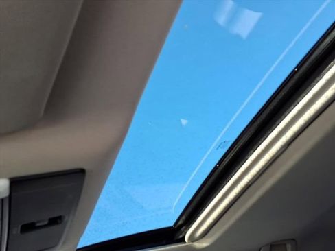 Used 2022 Nissan Altima 2.5 SR w/ Midnight Edition Package image 28