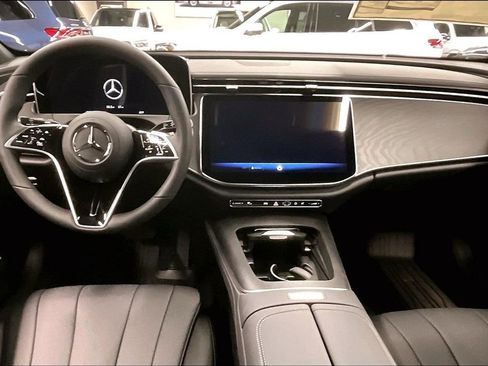 New 2026 Mercedes-Benz E 350 4MATIC Sedan image 4