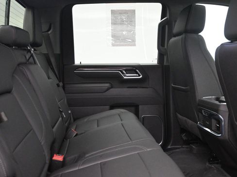 Used 2025 Chevrolet Silverado 2500 LTZ w/ LTZ Premium Package image 16