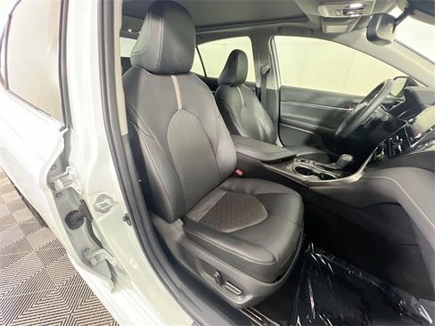 Used 2021 Toyota Camry XSE image 29