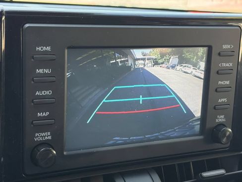 Used 2019 Toyota RAV4 XLE w/ Carpet Mat Package FWD image 21