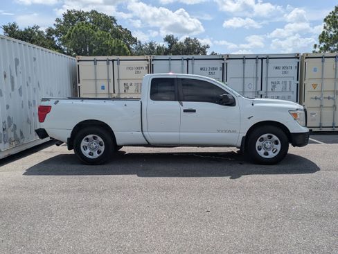 Used 2018 Nissan Titan S w/ S Utility Package RWD image 4