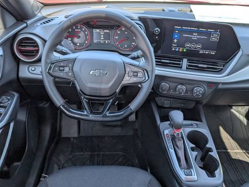 New 2026 Chevrolet Trax RS w/ Sunroof Package FWD image 4