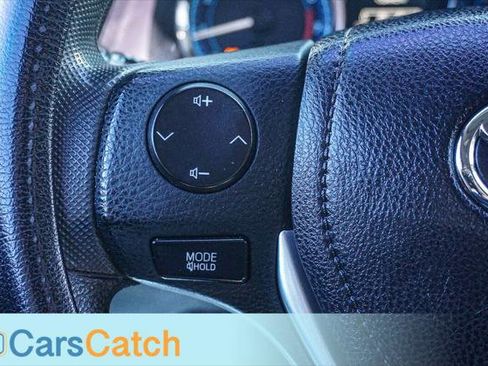 Used 2018 Toyota Corolla LE image 33