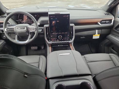 New 2026 GMC Yukon XL Denali w/ Sun & Power Step Package AWD/4WD image 3
