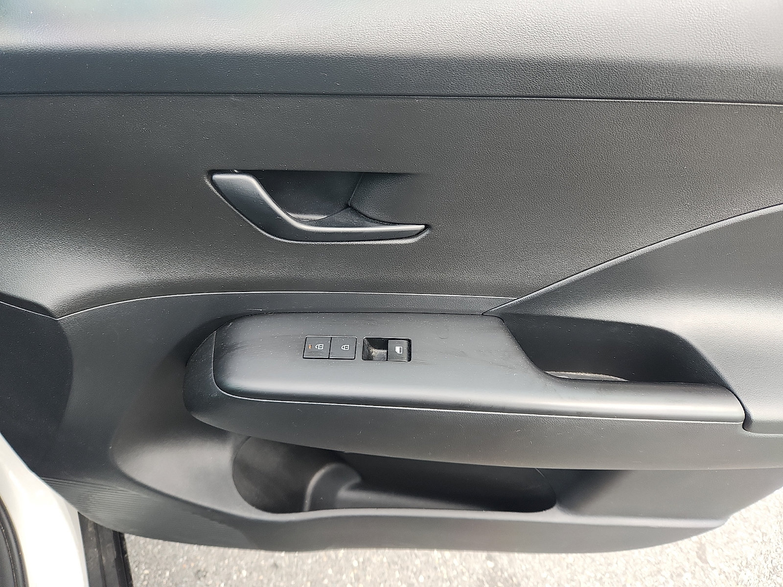 Certified 2024 Hyundai Kona SEL AWD/4WD image 33