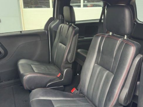 Used 2019 Dodge Grand Caravan GT image 11
