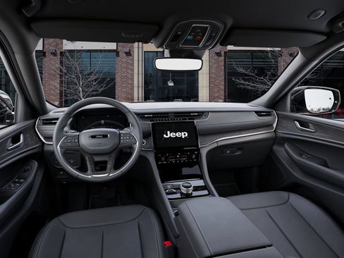 New 2025 Jeep Grand Cherokee Limited image 14