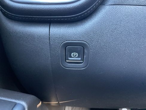 Used 2020 GMC Sierra 1500 SLT w/ SLT Premium Plus Package image 28