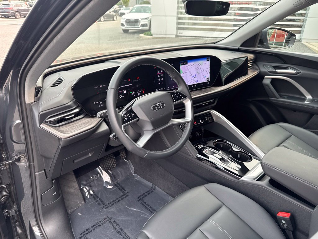 Certified 2025 Audi Q5 Premium w/ Convenience Package AWD/4WD image 18