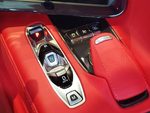 Used 2025 Chevrolet Corvette E-Ray w/ Stealth Interior Trim Package AWD/4WD image 18