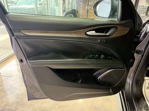 Used 2018 Alfa Romeo Stelvio Ti Sport image 28