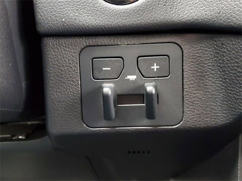 Used 2025 Toyota Tundra Limited image 29