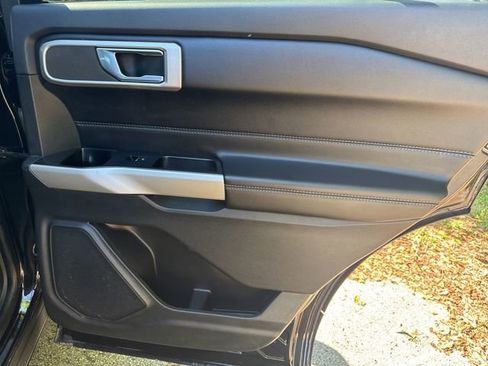 Used 2022 Ford Explorer XLT w/ Equipment Group 202A image 22