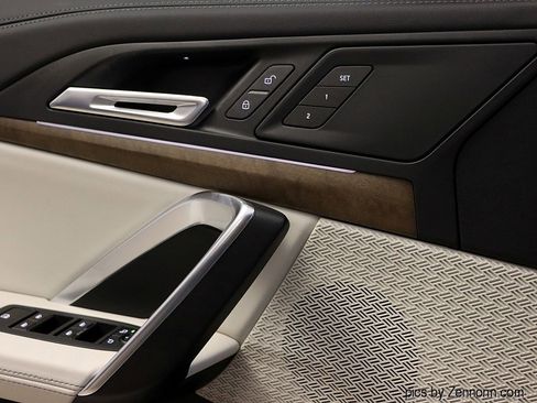 Used 2026 BMW X1 xDrive28i w/ Technology Package image 17