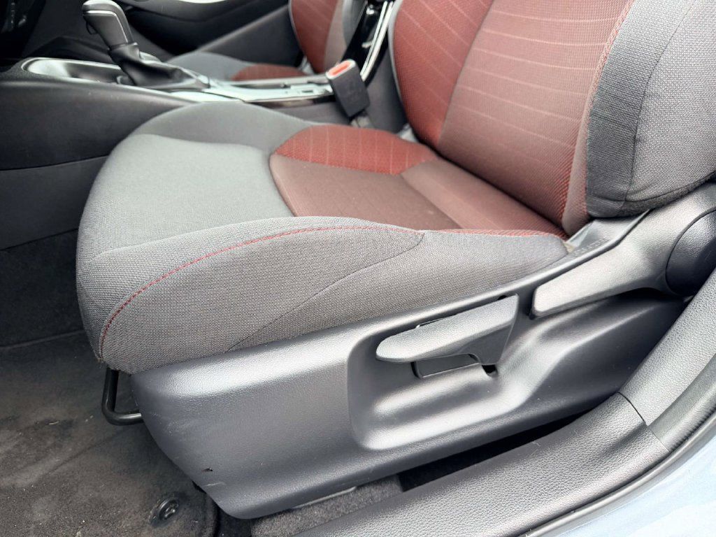 Certified 2025 Toyota Corolla SE w/ SE Premium Package FWD image 18