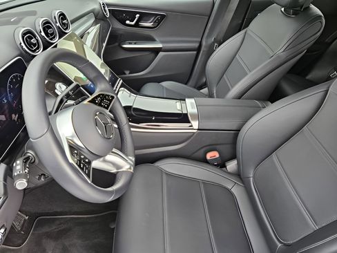 Certified 2025 Mercedes-Benz GLC 300 4MATIC image 8