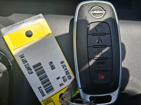 New 2026 Nissan Sentra SR w/ Floor Mat Package FWD image 32