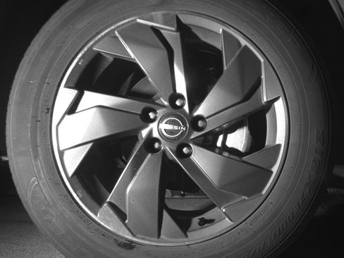 Used 2025 Nissan Rogue SV image 13