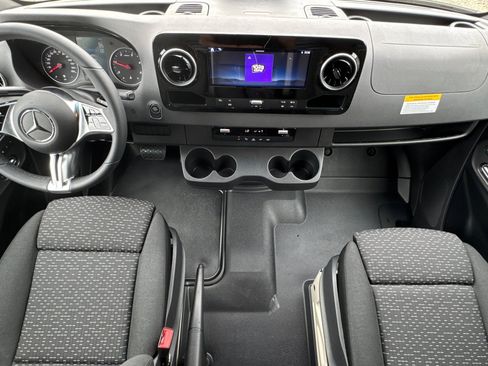 New 2025 Mercedes-Benz Sprinter 2500 image 14