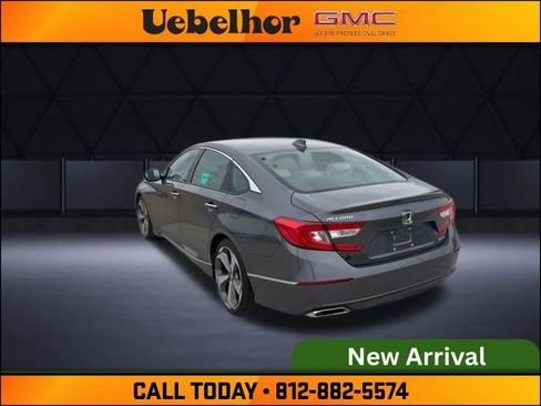 Used 2018 Honda Accord Touring image 7
