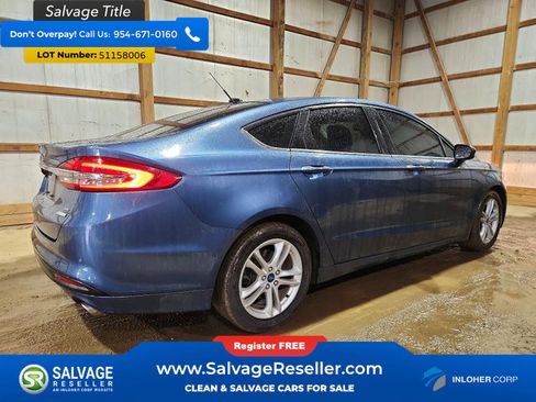 Used 2018 Ford Fusion SE w/ Fusion SE Technology Package FWD image 4
