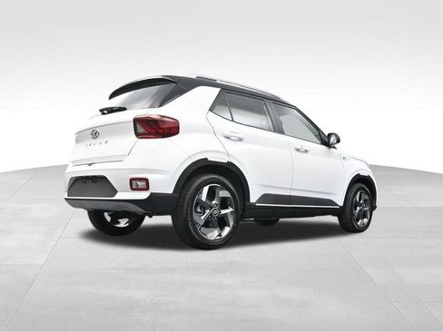 Used 2025 Hyundai Venue Limited FWD image 36