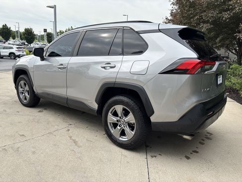 Used 2023 Toyota RAV4 LE AWD/4WD image 8