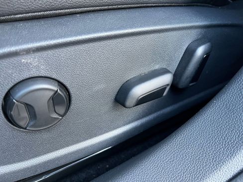 Used 2025 Volkswagen Jetta SE image 22