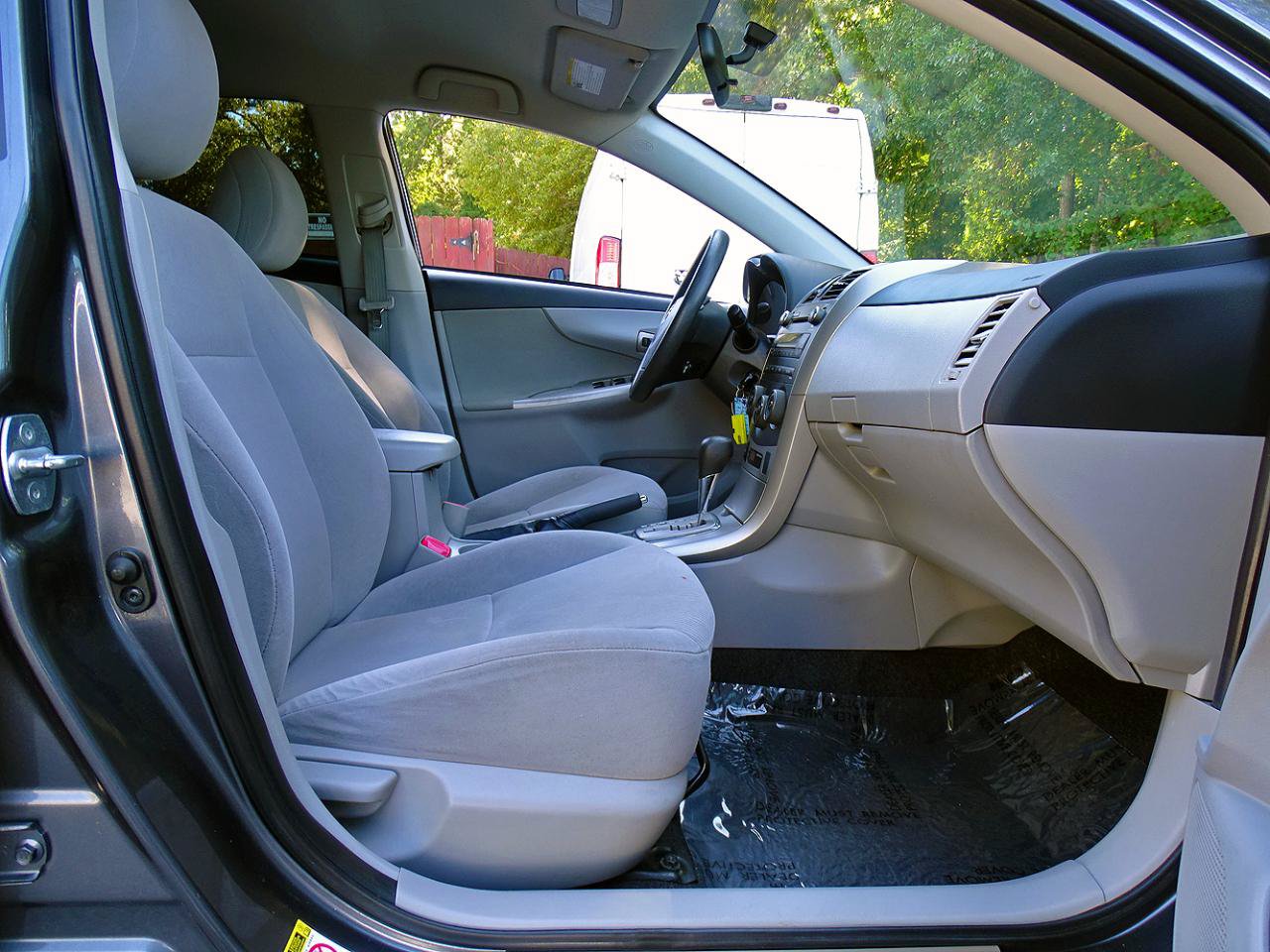 Used 2011 Toyota Corolla LE FWD image 23