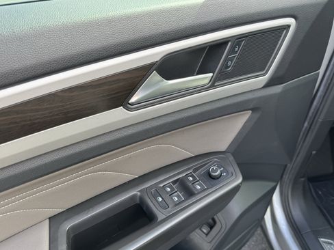 Certified 2023 Volkswagen Atlas SE w/ Panoramic Sunroof Package image 15