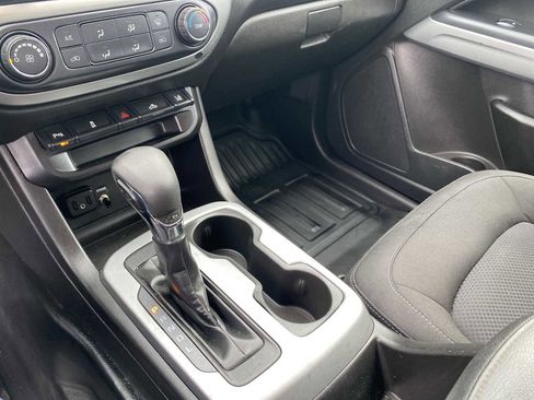 Used 2022 Chevrolet Colorado LT w/ Fleet Safety Package image 15