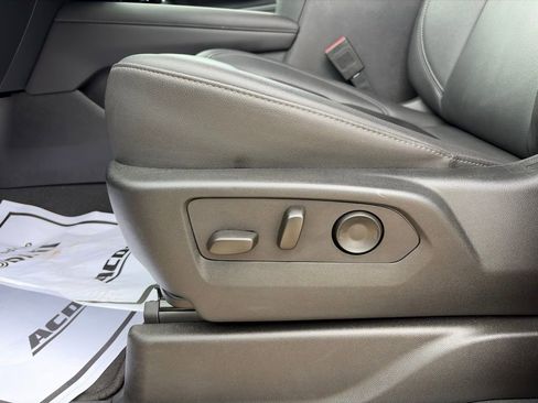 Used 2025 Chevrolet Tahoe Z71 image 18