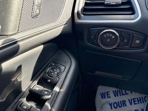 Certified 2022 Ford Edge SE w/ Black Appearance Package image 25