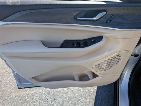 Certified 2023 Jeep Grand Cherokee L Limited w/ Luxury Tech Group II image 10