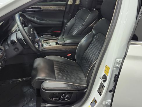 Used 2021 Genesis G90 3.3T Premium image 28