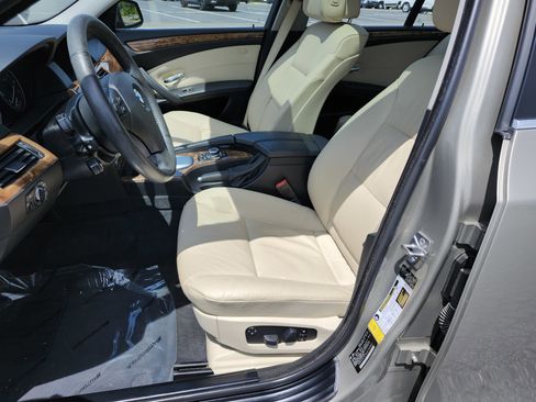 Used 2010 BMW 528i xDrive Sedan AWD/4WD image 24