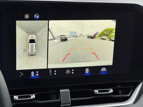 Used 2025 Chevrolet Equinox LT w/ Safety and Technology Package image 24