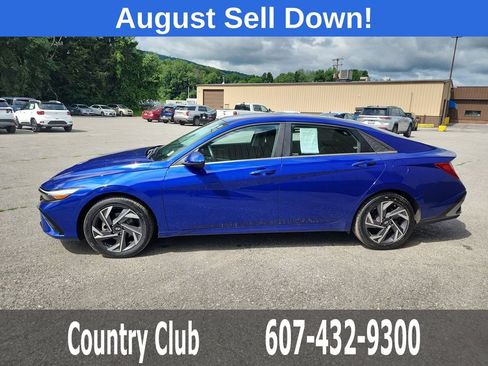 Certified 2024 Hyundai Elantra SEL w/ Convenience Package FWD image 5