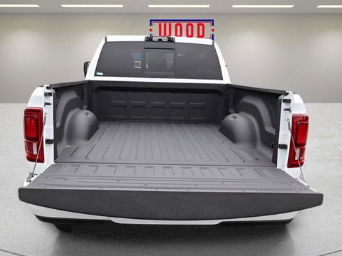 New 2026 RAM 2500 Laramie AWD/4WD image 10