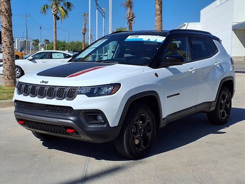 Used 2023 Jeep Compass Trailhawk image 3