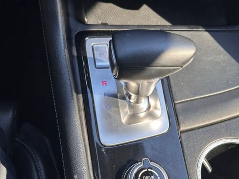 Used 2023 Genesis G70 2.0T image 30