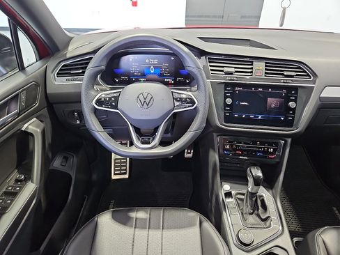 Certified 2024 Volkswagen Tiguan SE R-Line AWD/4WD image 14