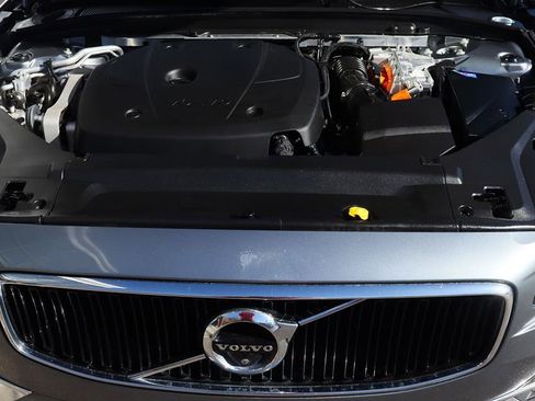 Used 2018 Volvo S90 T8 Momentum w/ Convenience Package image 66